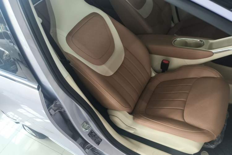 Used Wuling Bingo 2025 333 km Lingxi Connected Version Right Front Seat