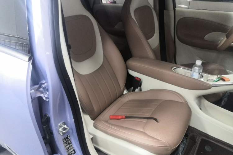 Used Wuling Bingo 2025 333 km Enjoyment Version Right Front Seat