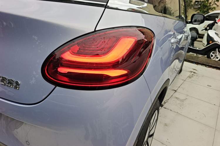 Used Wuling Bingo 2025 410 km Lingxi Deluxe Edition Right Rear Taillight