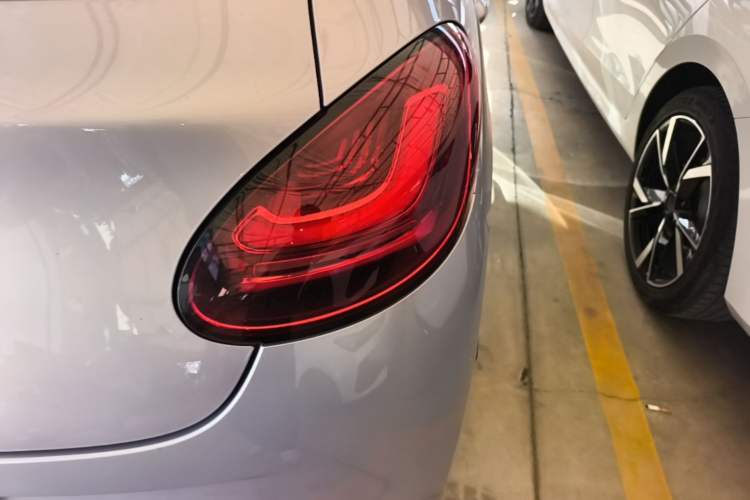 Used Wuling Bingo 2025 333 km Lingxi Deluxe Edition Right Rear Taillight