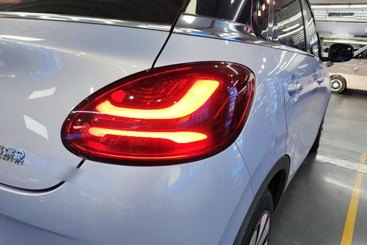 Used Wuling Bingo 2025 333 km Lingxi Connected Version Right Rear Taillight