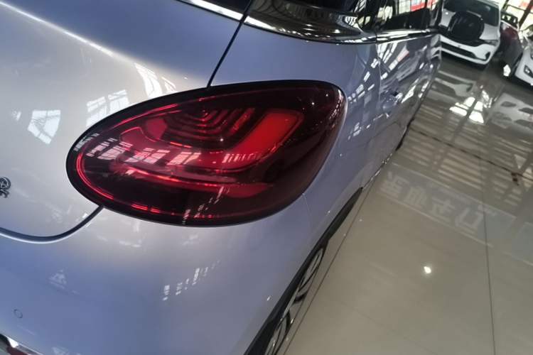 Used Wuling Bingo 2025 333 km Lingxi Connected Version Right Rear Taillight