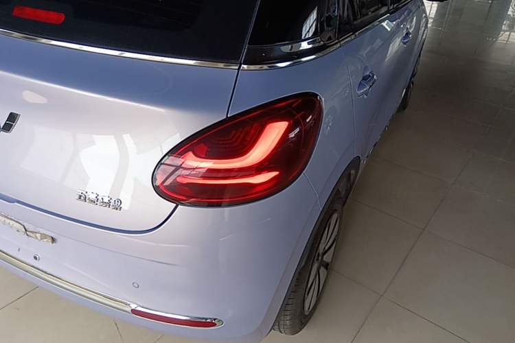 Used Wuling Bingo 2025 410 km Lingxi Deluxe Edition Right Rear Taillight