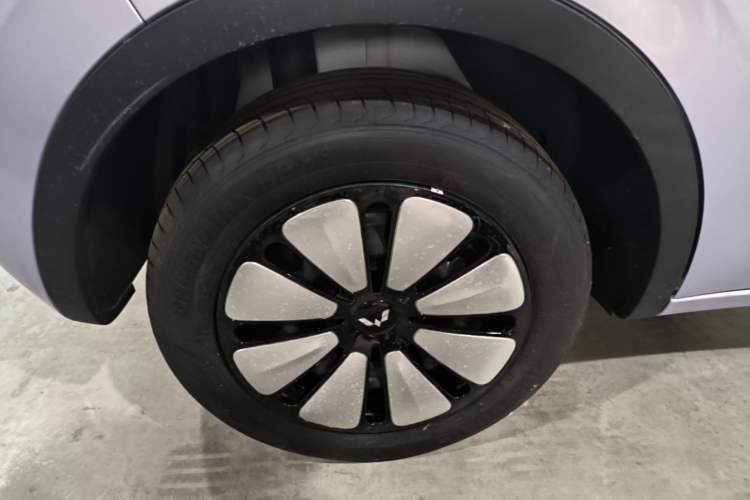Used Wuling Bingo 2025 333 km Enjoyment Version Right Rear Wheel Hub