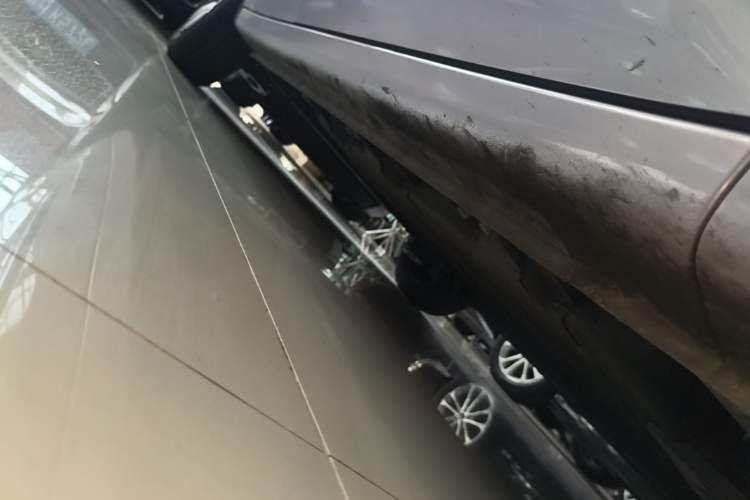 Used Wuling Bingo 2025 333 km Lingxi Connected Version Right Side Sill