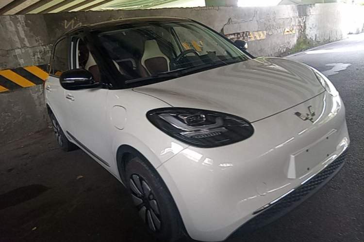 Used Wuling Bingo 2025 333 km Lingxi Connected Version Front Right 45 Deg