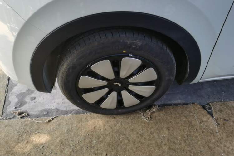 Used Wuling Bingo 2025 333 km Enjoyment Version Left Front Wheel Hub