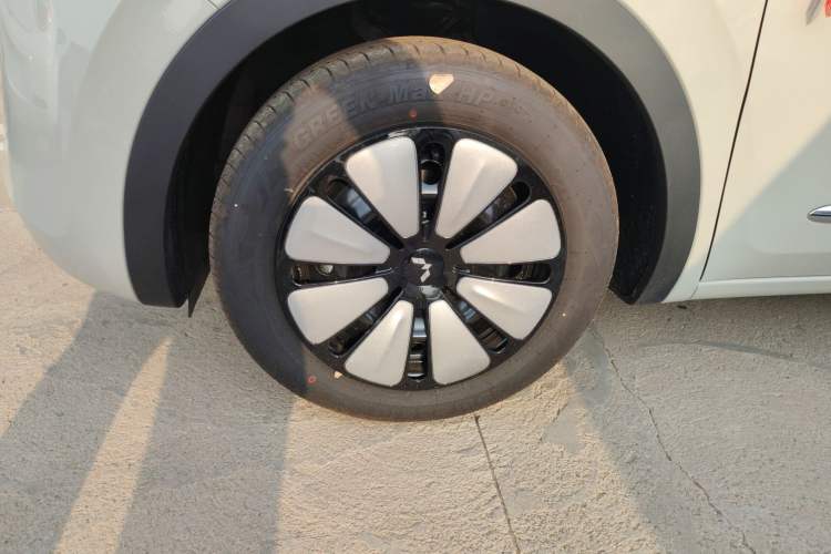 Used Wuling Bingo 2025 333 km Enjoyment Version Left Front Wheel Hub