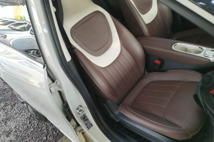 Used Wuling Bingo 2025 333 km Enjoyment Version Right Front Seat