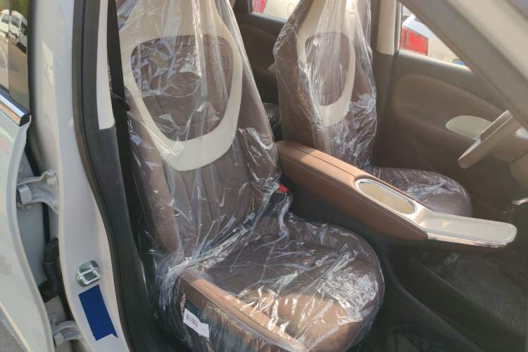 Used Wuling Bingo 2025 333 km Enjoyment Version Right Front Seat