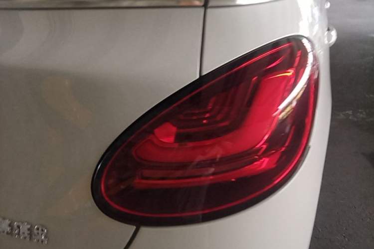 Used Wuling Bingo 2025 333 km Lingxi Connected Version Right Rear Taillight