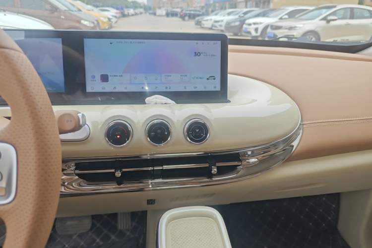 Used Wuling Bingo 2025 333 km Lingxi Deluxe Edition Audio And AC Panel