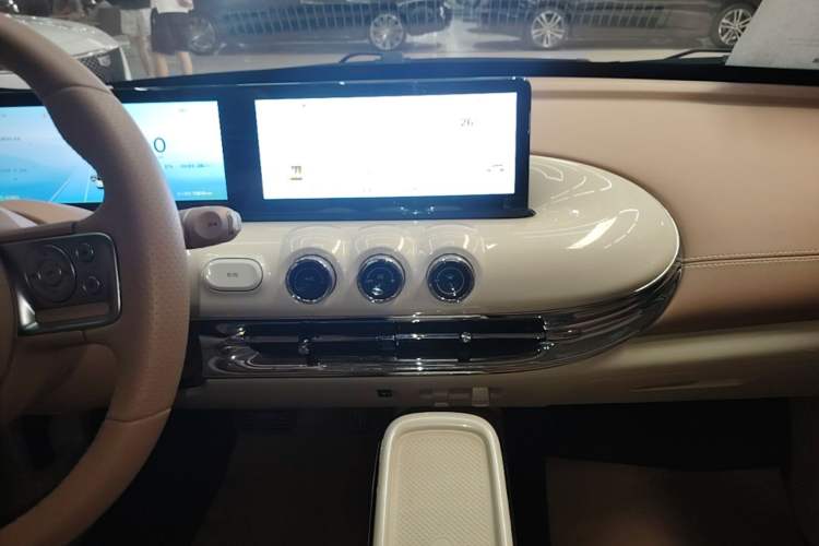 Used Wuling Bingo 2025 333 km Lingxi Deluxe Edition Audio And AC Panel