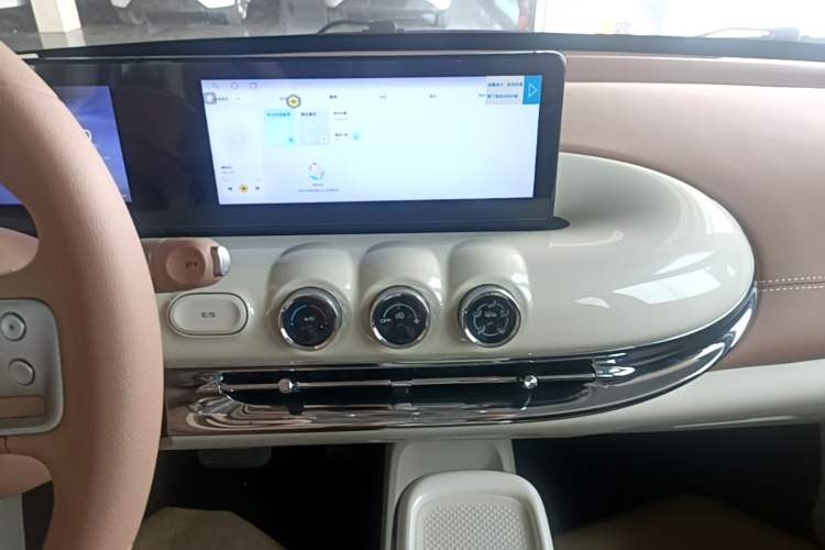 Used Wuling Bingo 2025 333 km Lingxi Connected Version Audio And AC Panel