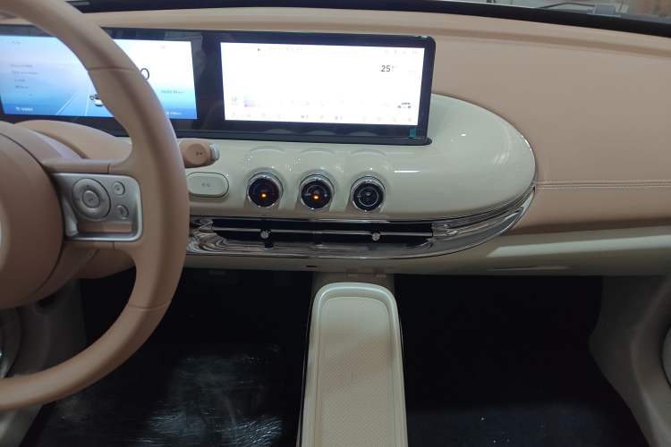 Used Wuling Bingo 2025 333 km Lingxi Connected Version Audio And AC Panel