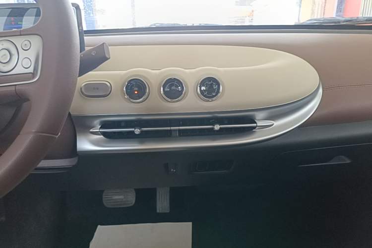 Used Wuling Bingo 2025 203km Light Edition Audio And AC Panel