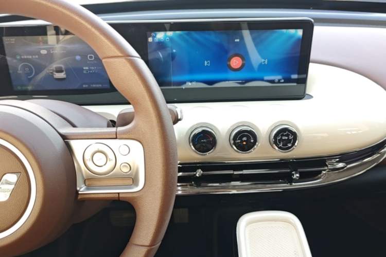 Used Wuling Bingo 2025 333 km Lingxi Connected Version Audio And AC Panel