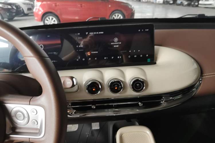 Used Wuling Bingo 2025 333 km Lingxi Connected Version Audio And AC Panel