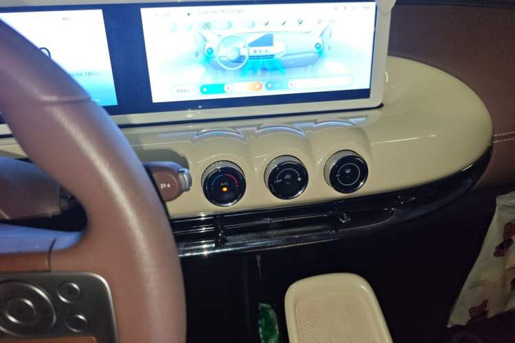 Used Wuling Bingo 2025 333 km Lingxi Connected Version Audio And AC Panel