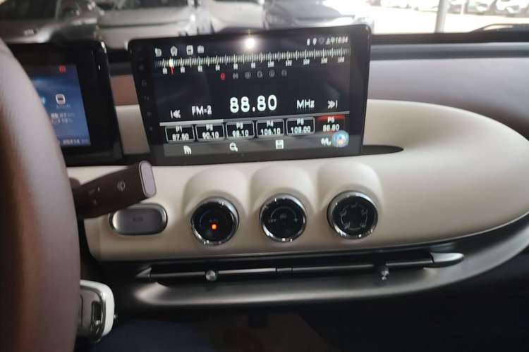 Used Wuling Bingo 2025 203km Light Edition Audio And AC Panel