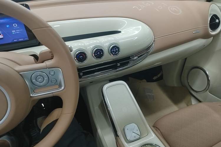 Used Wuling Bingo 2025 333 km Enjoyment Version Audio And AC Panel