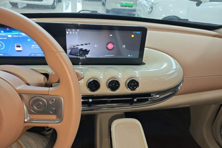 Used Wuling Bingo 2025 333 km Lingxi Connected Version Audio And AC Panel