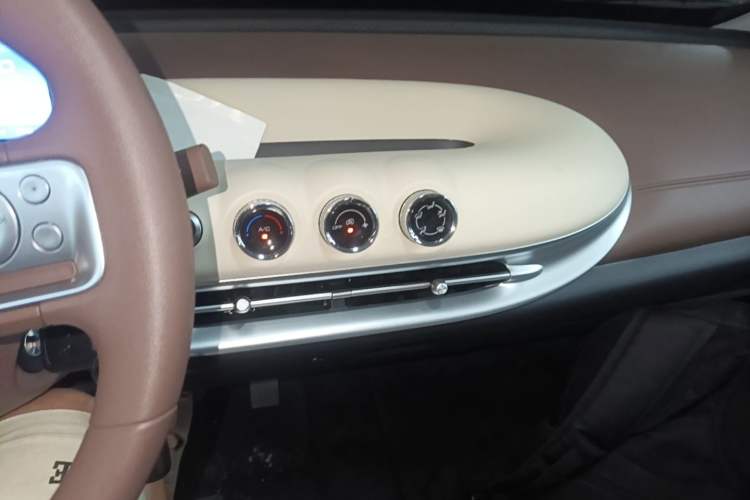 Used Wuling Bingo 2025 203km Light Edition Audio And AC Panel