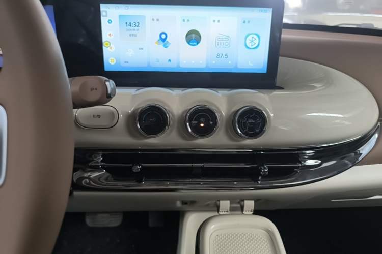 Used Wuling Bingo 2025 333 km Enjoyment Version Audio And AC Panel