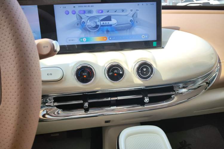 Used Wuling Bingo 2025 333 km Lingxi Connected Version Audio And AC Panel