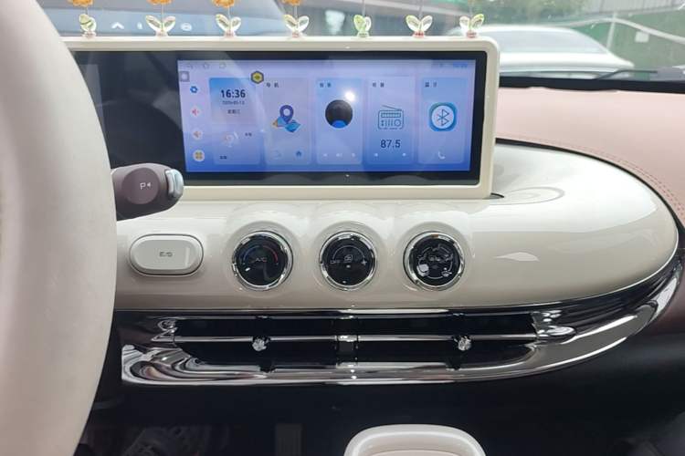 Used Wuling Bingo 2025 333 km Lingxi Connected Version Audio And AC Panel