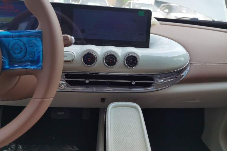 Used Wuling Bingo 2025 333 km Lingxi Connected Version Audio And AC Panel