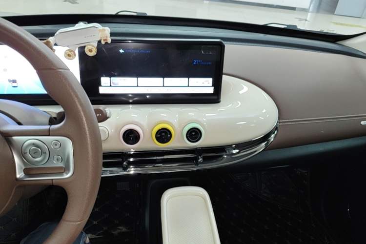 Used Wuling Bingo 2025 333 km Lingxi Connected Version Audio And AC Panel