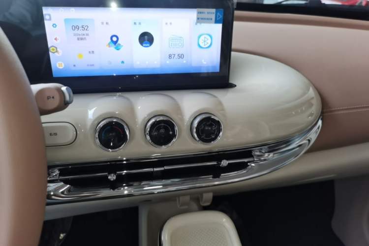 Used Wuling Bingo 2025 333 km Enjoyment Version Audio And AC Panel