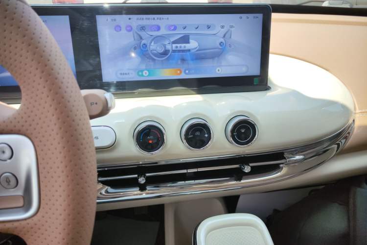 Used Wuling Bingo 2025 410 km Lingxi Deluxe Edition Audio And AC Panel