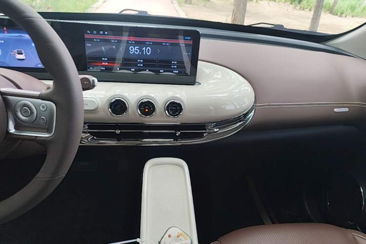 Used Wuling Bingo 2025 333 km Enjoyment Version Audio And AC Panel