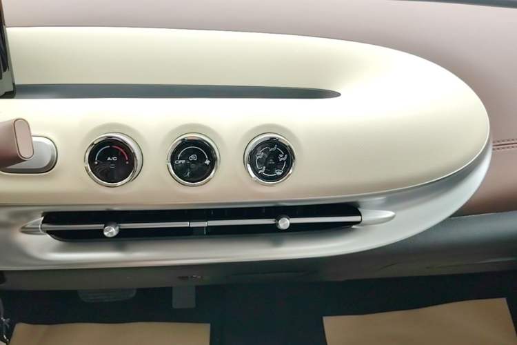Used Wuling Bingo 2025 203km Light Edition Audio And AC Panel