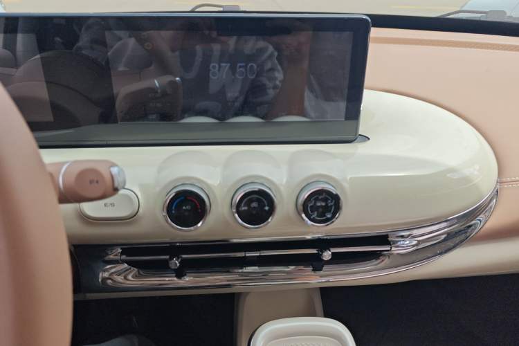 Used Wuling Bingo 2025 333 km Enjoyment Version Audio And AC Panel