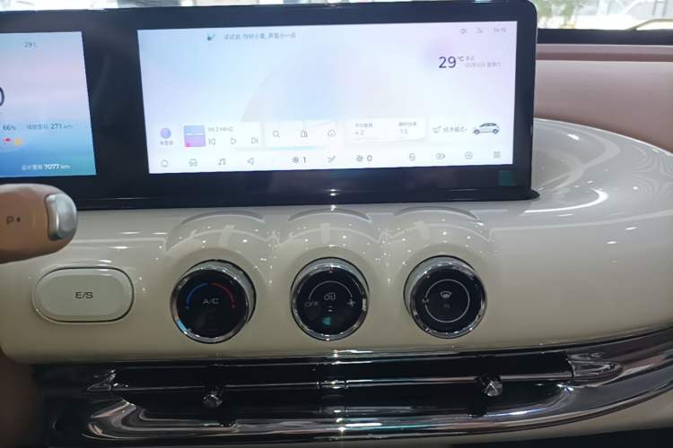 Used Wuling Bingo 2025 410 km Lingxi Deluxe Edition Audio And AC Panel