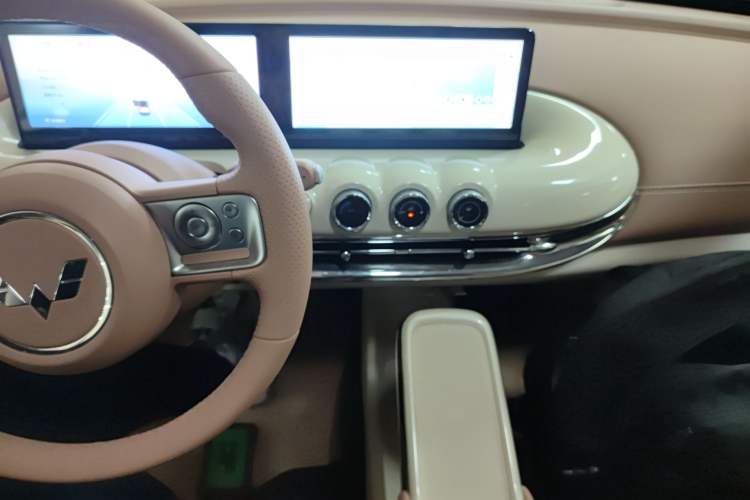 Used Wuling Bingo 2025 333 km Lingxi Deluxe Edition Audio And AC Panel