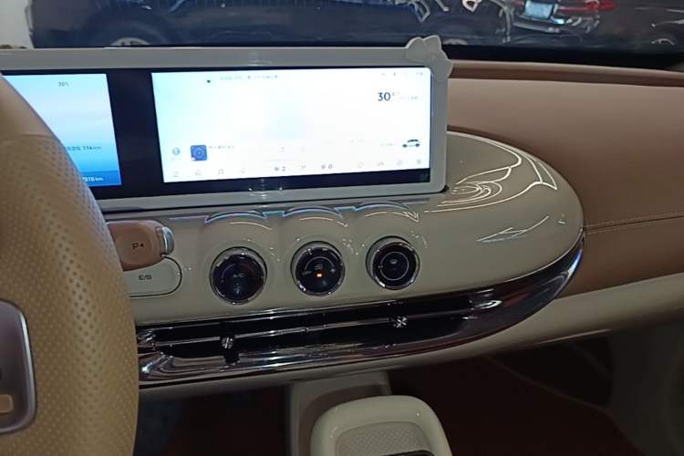 Used Wuling Bingo 2025 333 km Lingxi Connected Version Audio And AC Panel