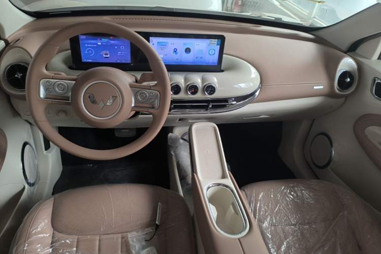 Used Wuling Bingo 2025 333 km Lingxi Connected Version Center Console