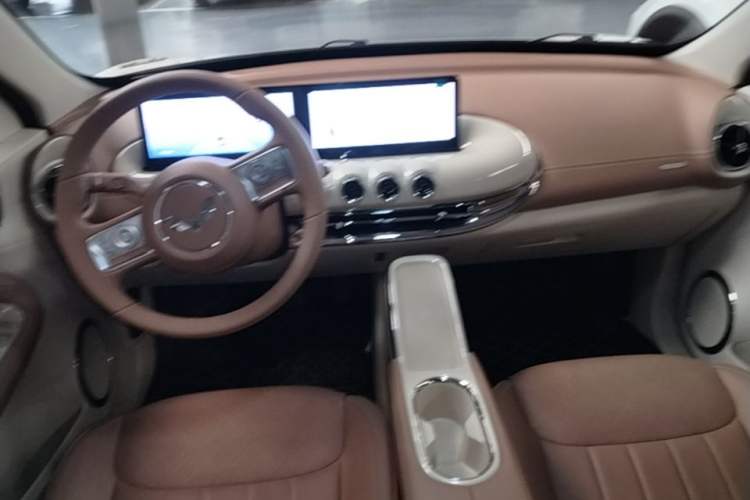 Used Wuling Bingo 2025 333 km Lingxi Deluxe Edition Center Console
