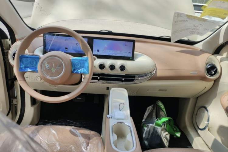 Used Wuling Bingo 2025 333 km Lingxi Connected Version Center Console