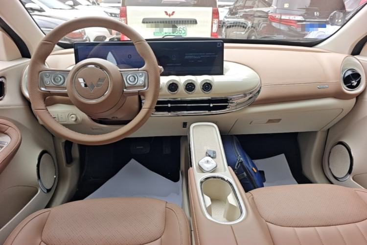 Used Wuling Bingo 2025 333 km Lingxi Deluxe Edition Center Console