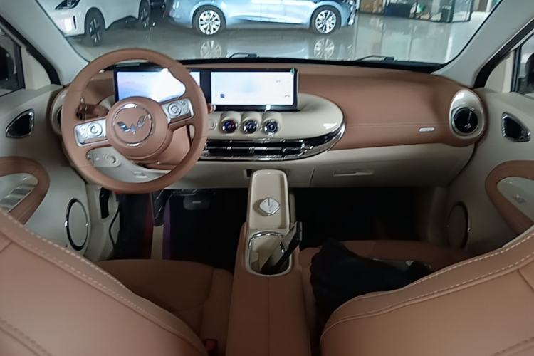 Used Wuling Bingo 2025 333 km Lingxi Deluxe Edition Center Console