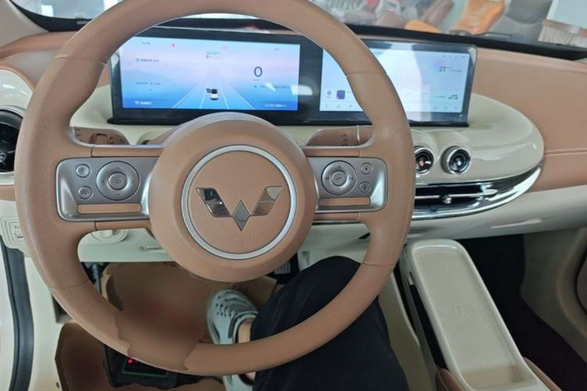 Used Wuling Bingo 2025 333 km Lingxi Connected Version Center Console