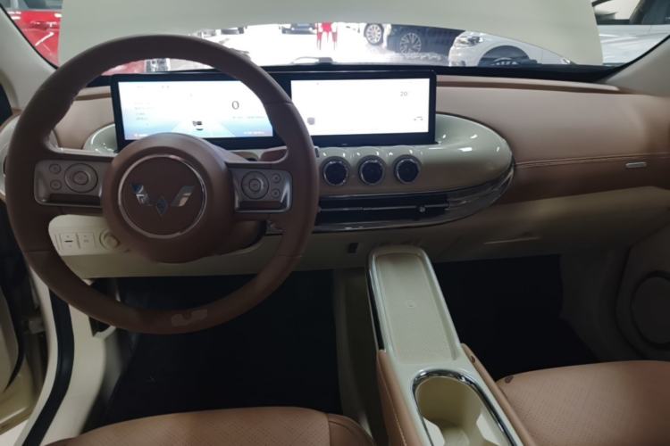 Used Wuling Bingo 2025 333 km Lingxi Deluxe Edition Center Console