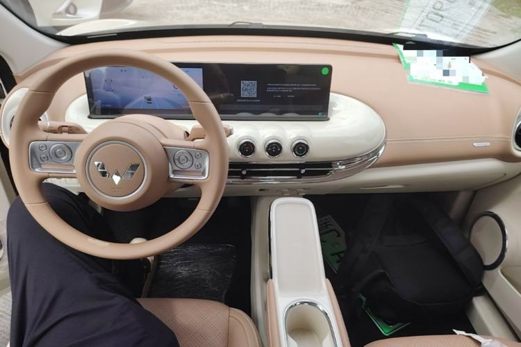 Used Wuling Bingo 2025 333 km Lingxi Connected Version Center Console
