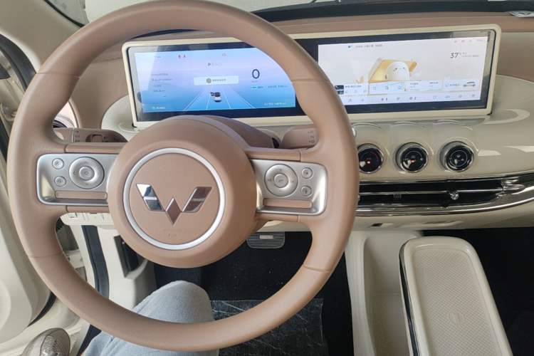 Used Wuling Bingo 2025 333 km Lingxi Connected Version Center Console