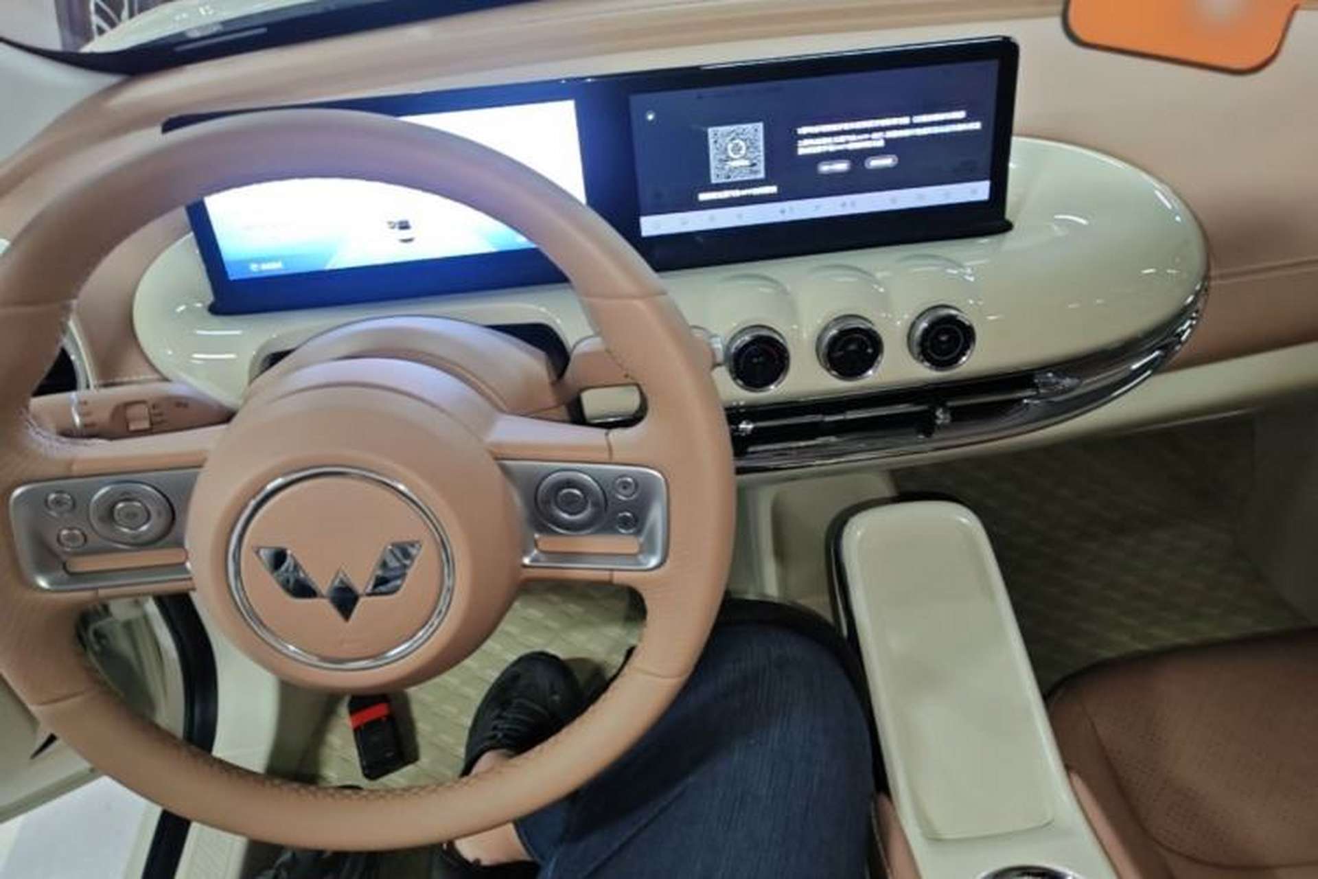 Used Wuling Bingo 2025 333 km Lingxi Deluxe Edition Center Console
